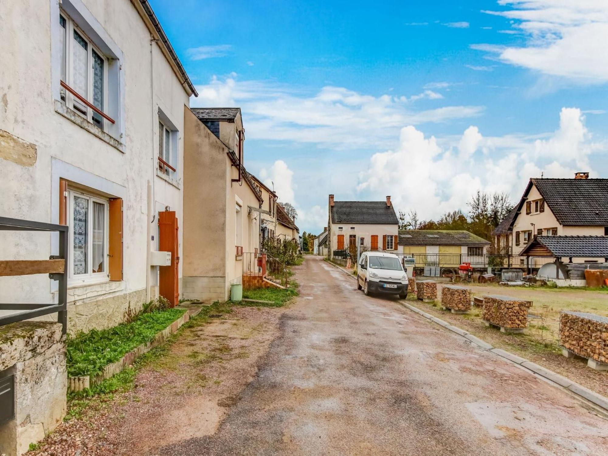 Traditional Holiday Home In Brinon Sur Beuvron Exterior foto